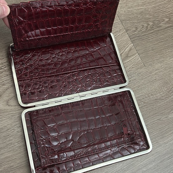 Vintage Faux Crocodile Embossed Deep Red / Burgundy Click Wallet / Clutch - Picture 6 of 16